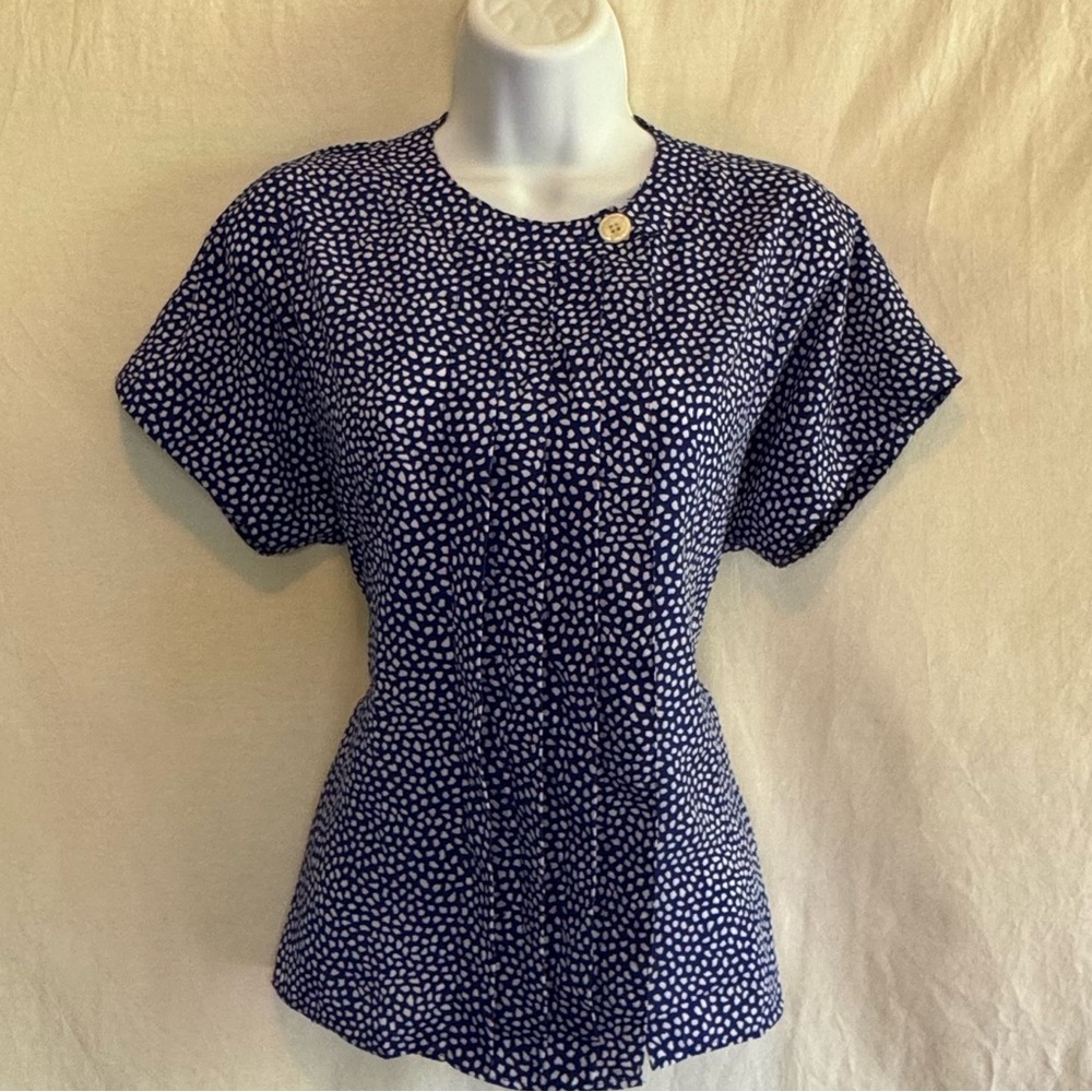 F-59 Whitney Lang Vintage Blue & White Dot Pleated Short Sleeve Blouse Size 6P